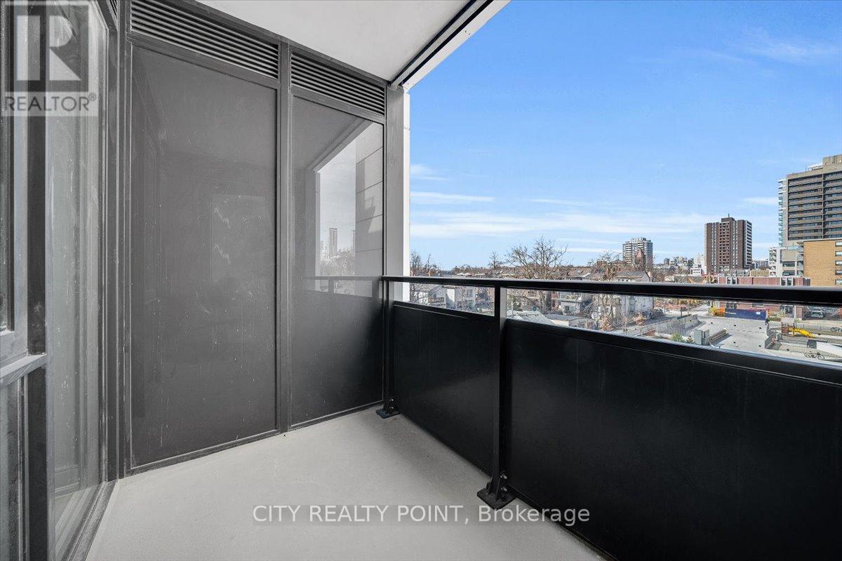 503 - 664 Spadina Avenue, Toronto, ON - Outdoor With Exterior