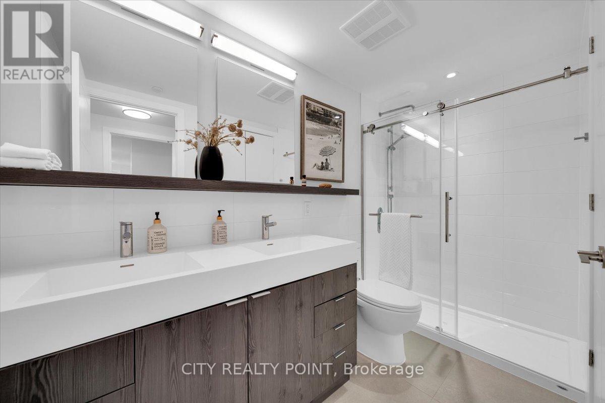 503 - 664 Spadina Avenue, Toronto, ON - Indoor Photo Showing Bathroom