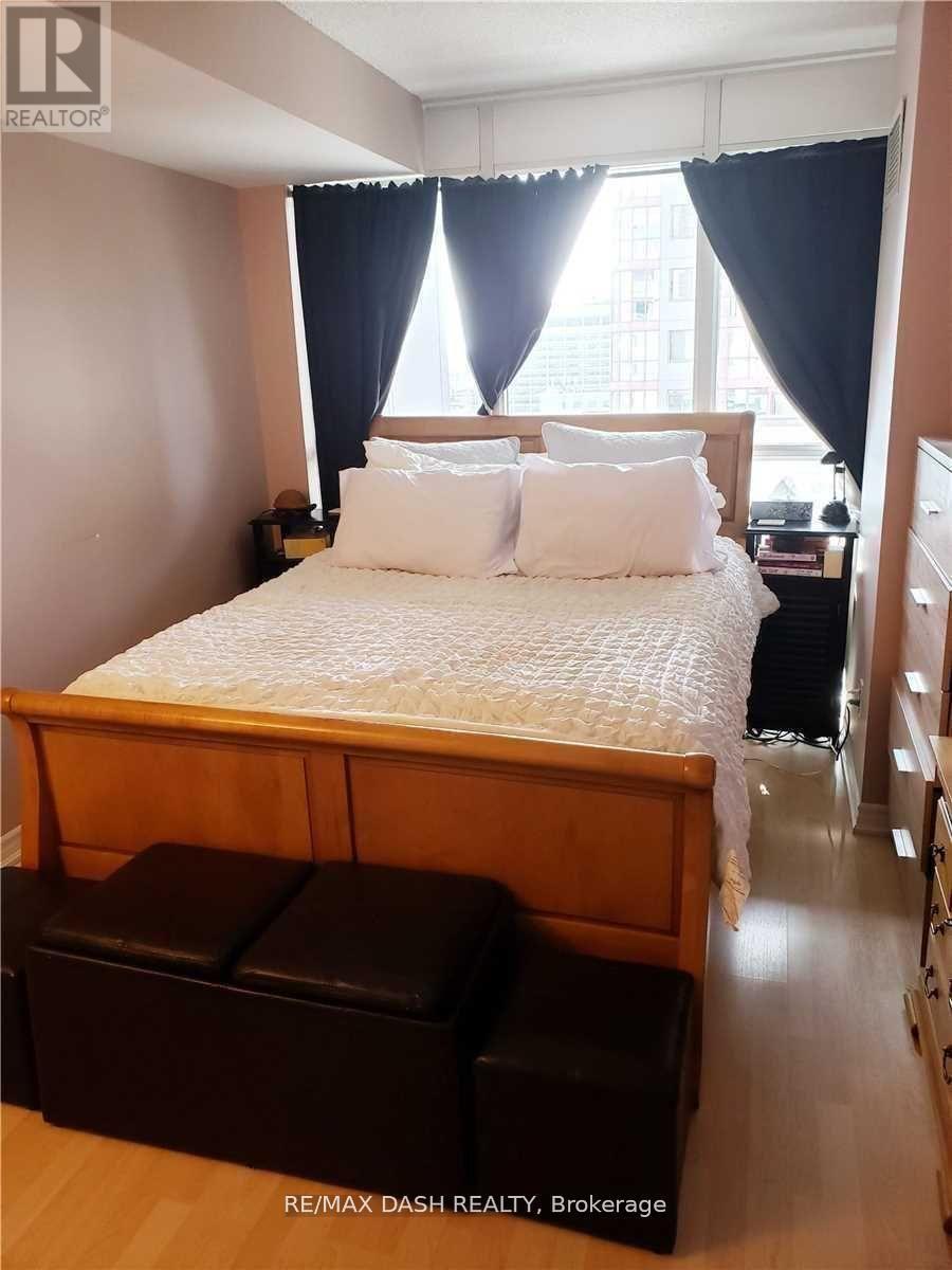 2210 - 761 Bay Street, Toronto, ON - Indoor Photo Showing Bedroom