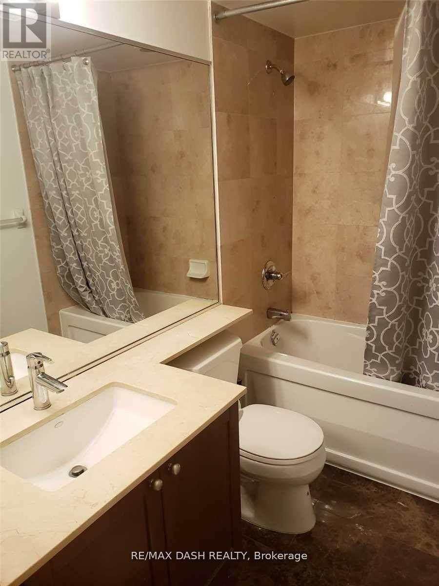 2210 - 761 Bay Street, Toronto, ON - Indoor Photo Showing Bathroom