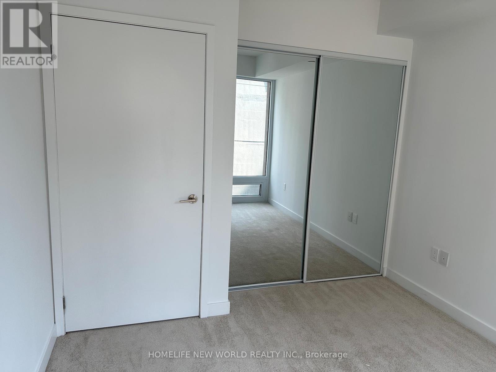 901 - 238 Simcoe Street, Toronto, ON - Indoor Photo Showing Other Room