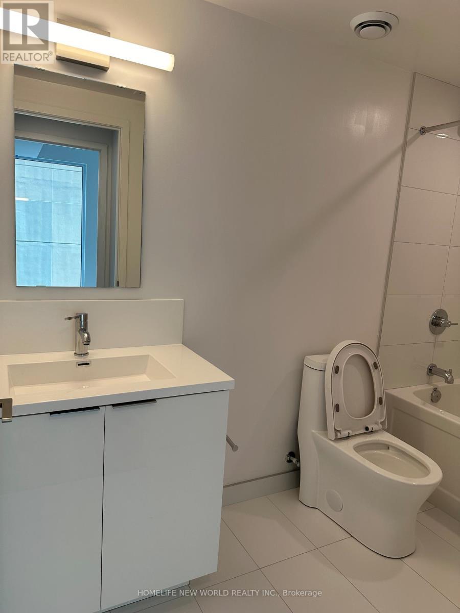 901 - 238 Simcoe Street, Toronto, ON - Indoor Photo Showing Bathroom