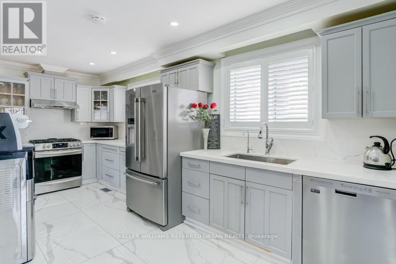 15 Glenda Road, Toronto, ON - Indoor Photo Showing Kitchen With Upgraded Kitchen
