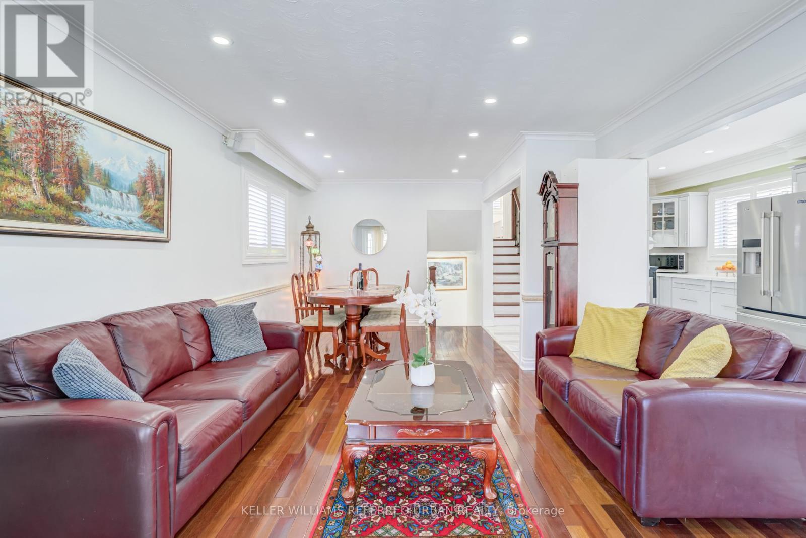 15 Glenda Road, Toronto, ON - Indoor Photo Showing Living Room