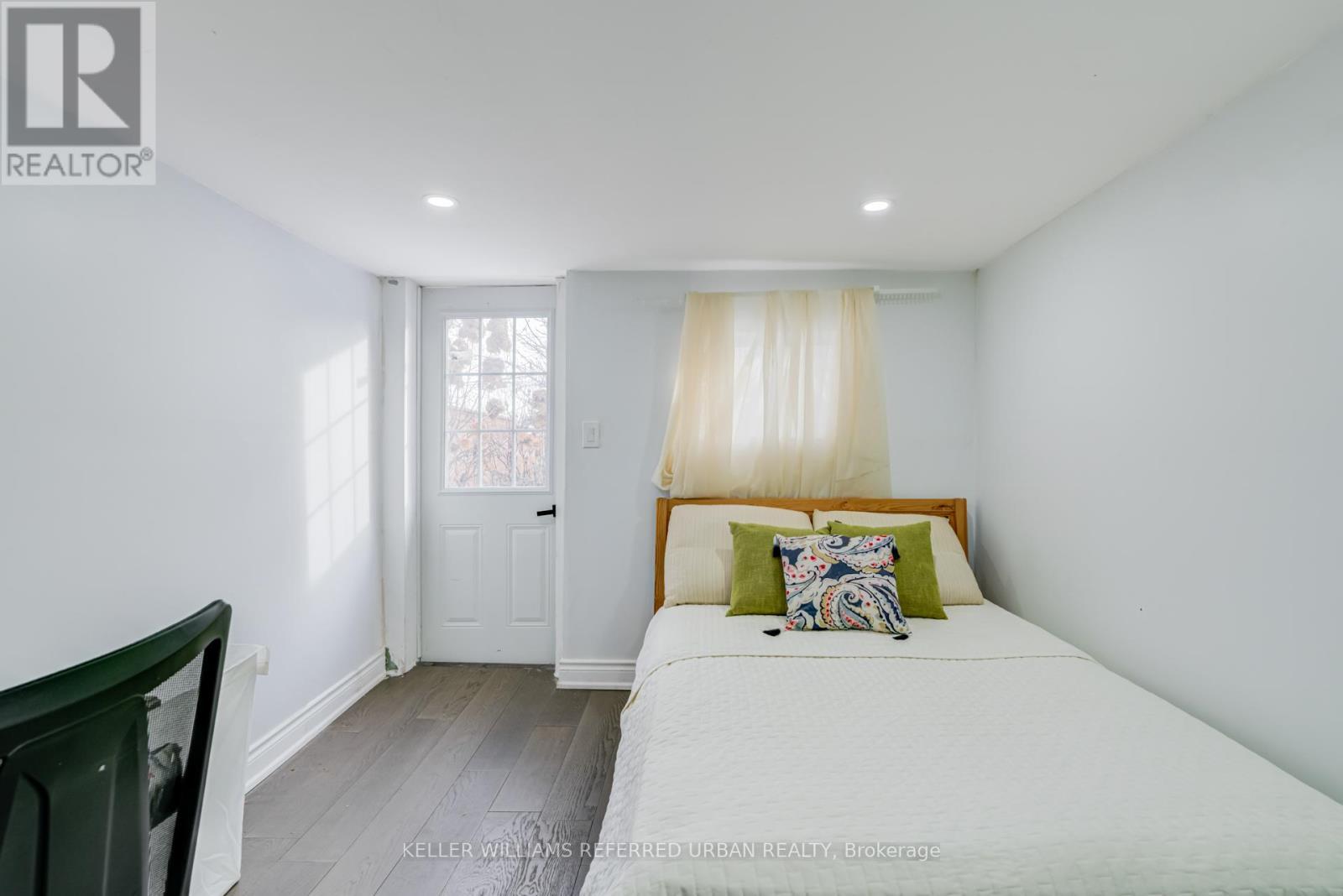 15 Glenda Road, Toronto, ON - Indoor Photo Showing Other Room