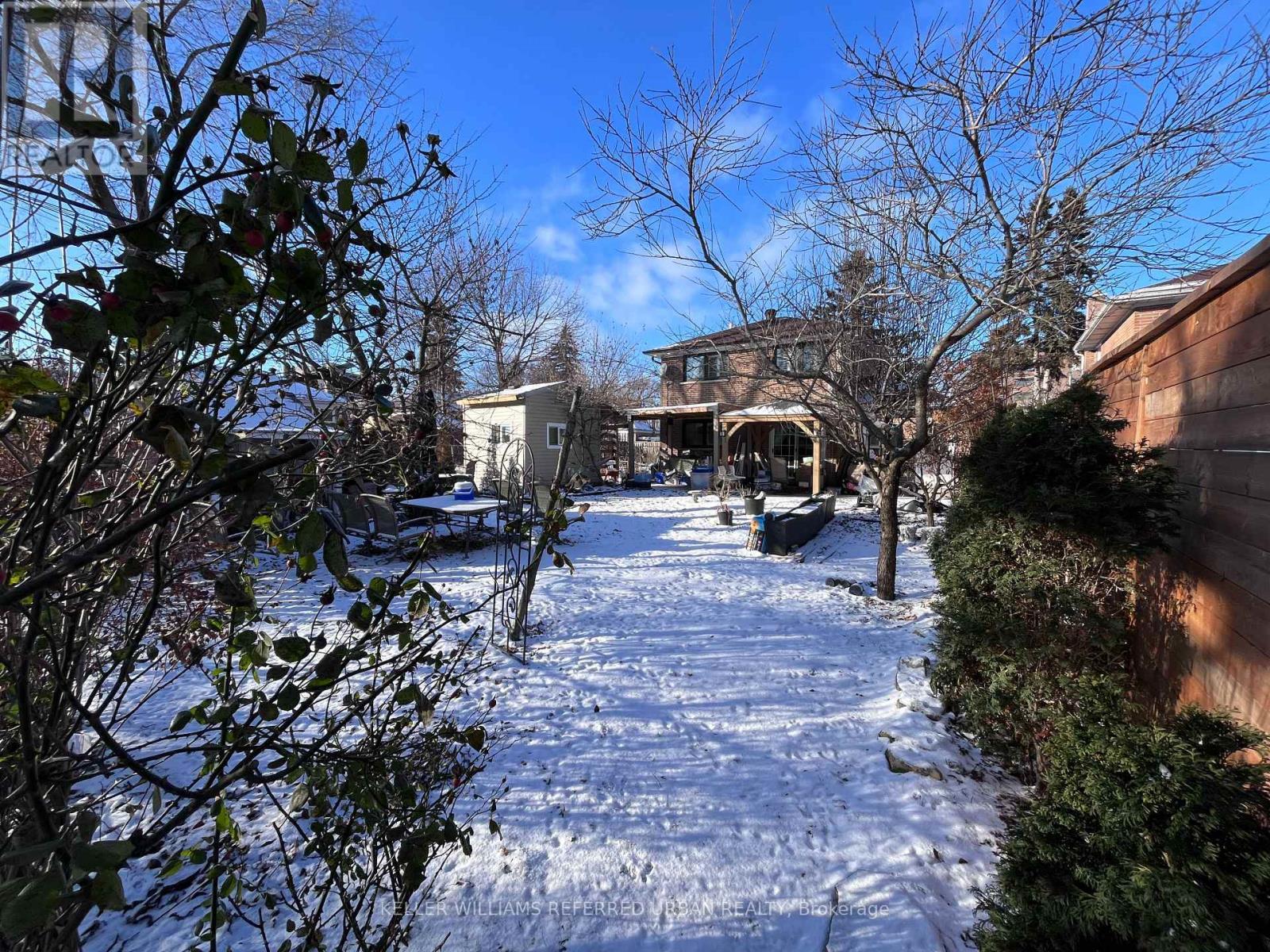 15 Glenda Road, Toronto, ON - Outdoor