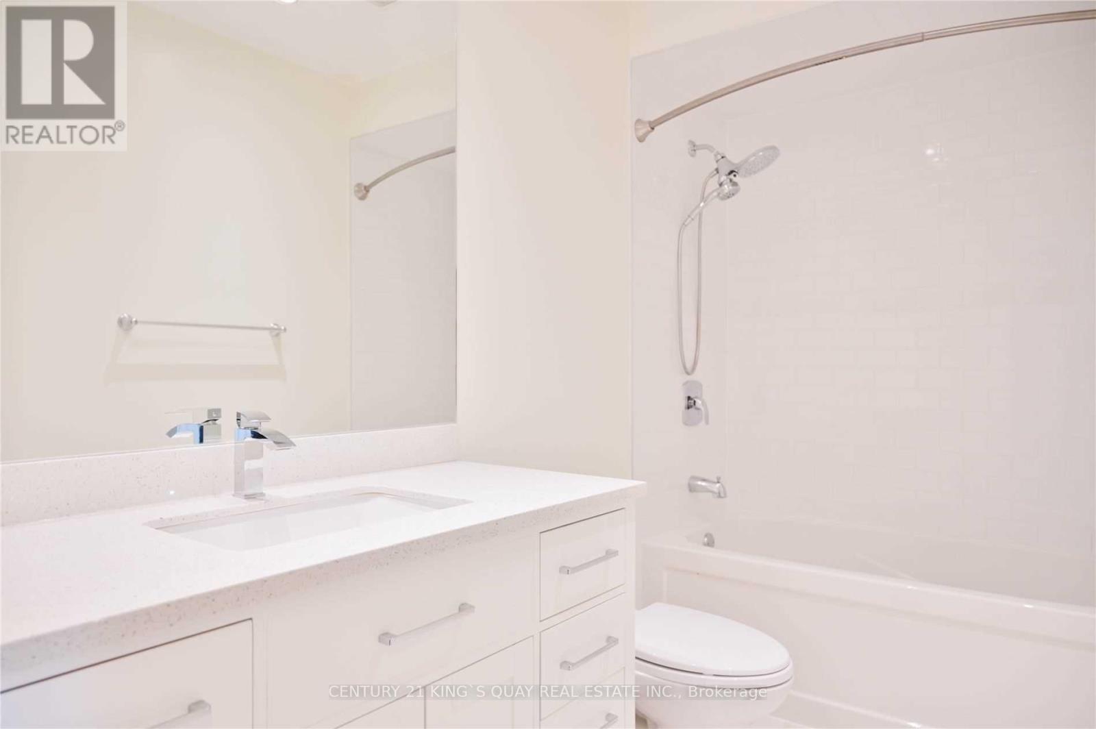 8 Samantha Circle, Richmond Hill, ON - Indoor Photo Showing Bathroom