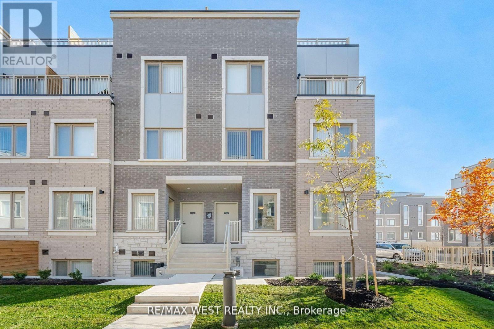195 - 141 Honeycrisp Crescent, Vaughan, ON - Outdoor With Facade