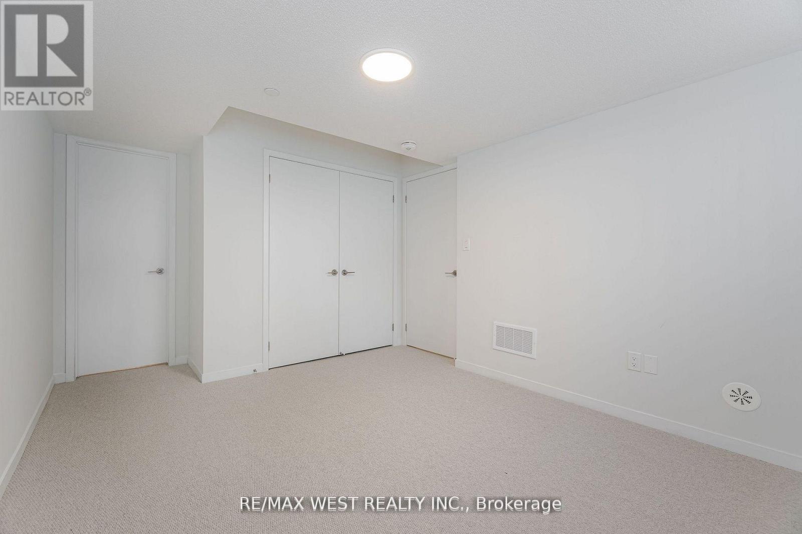 195 - 141 Honeycrisp Crescent, Vaughan, ON - Indoor Photo Showing Other Room