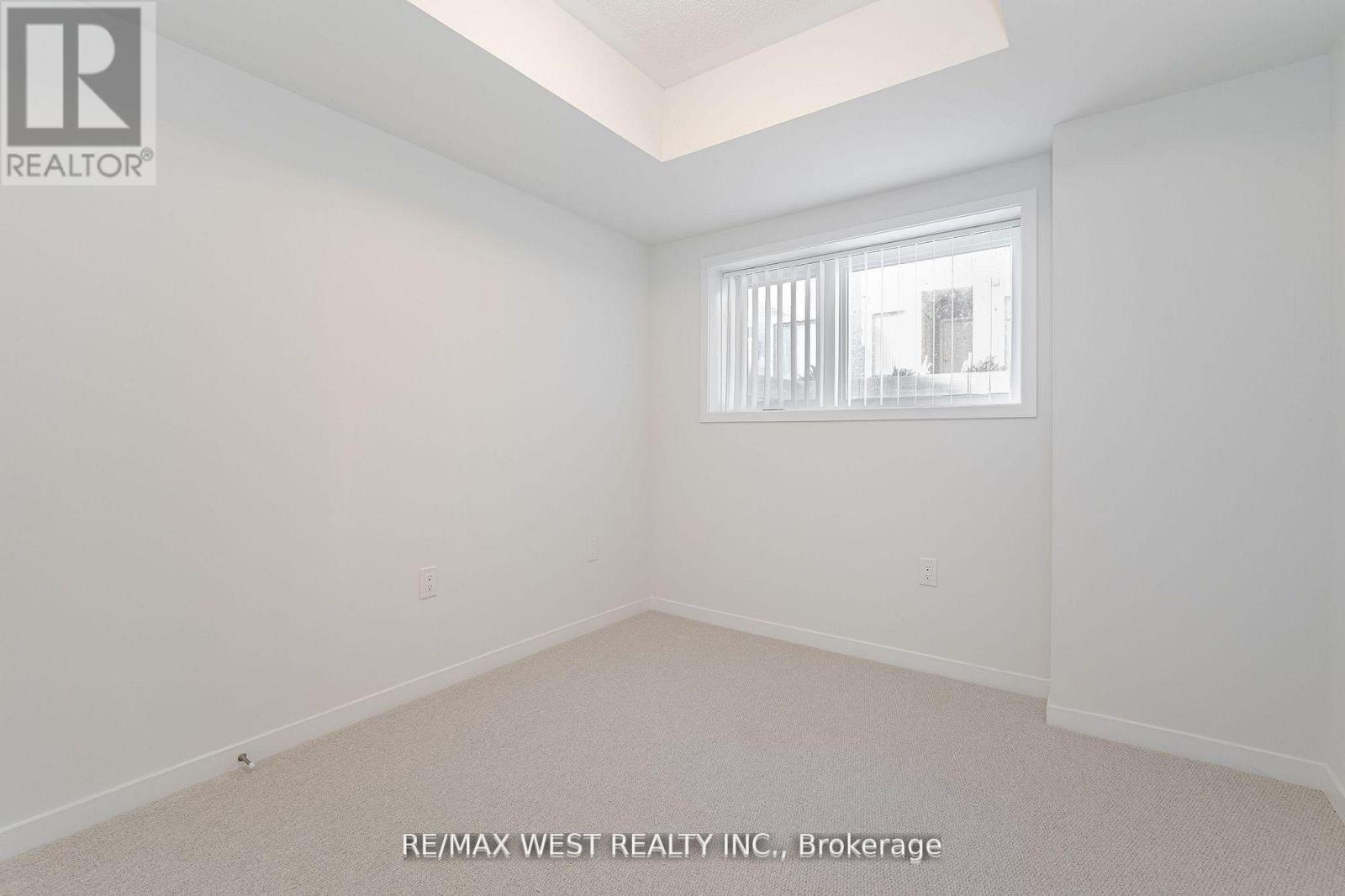 195 - 141 Honeycrisp Crescent, Vaughan, ON - Indoor Photo Showing Other Room