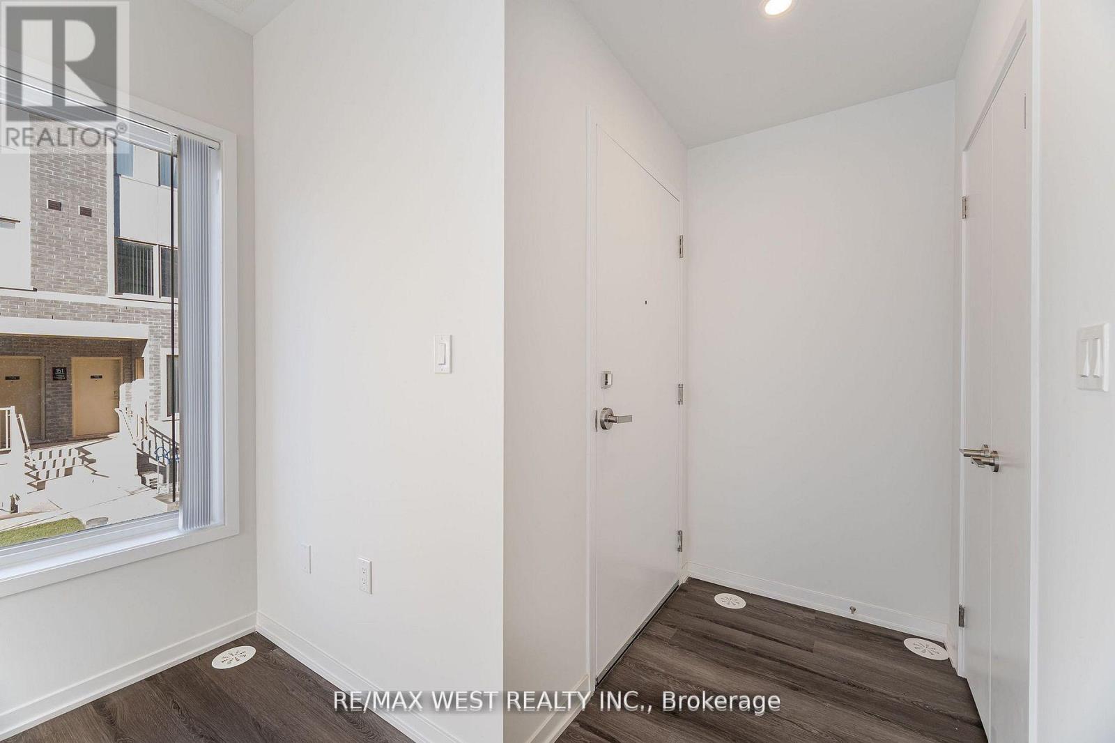 195 - 141 Honeycrisp Crescent, Vaughan, ON - Indoor Photo Showing Other Room