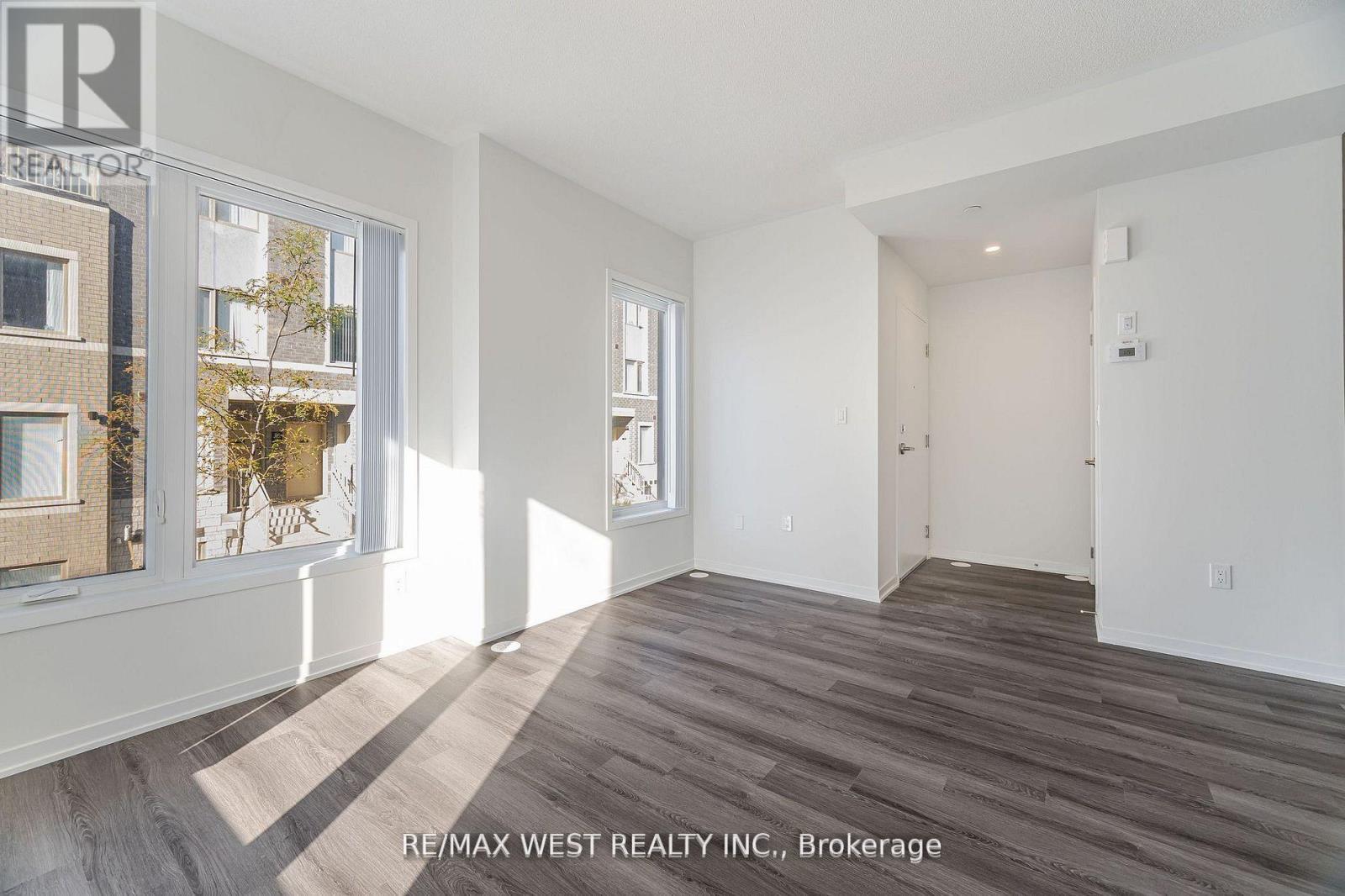 195 - 141 Honeycrisp Crescent, Vaughan, ON - Indoor Photo Showing Other Room