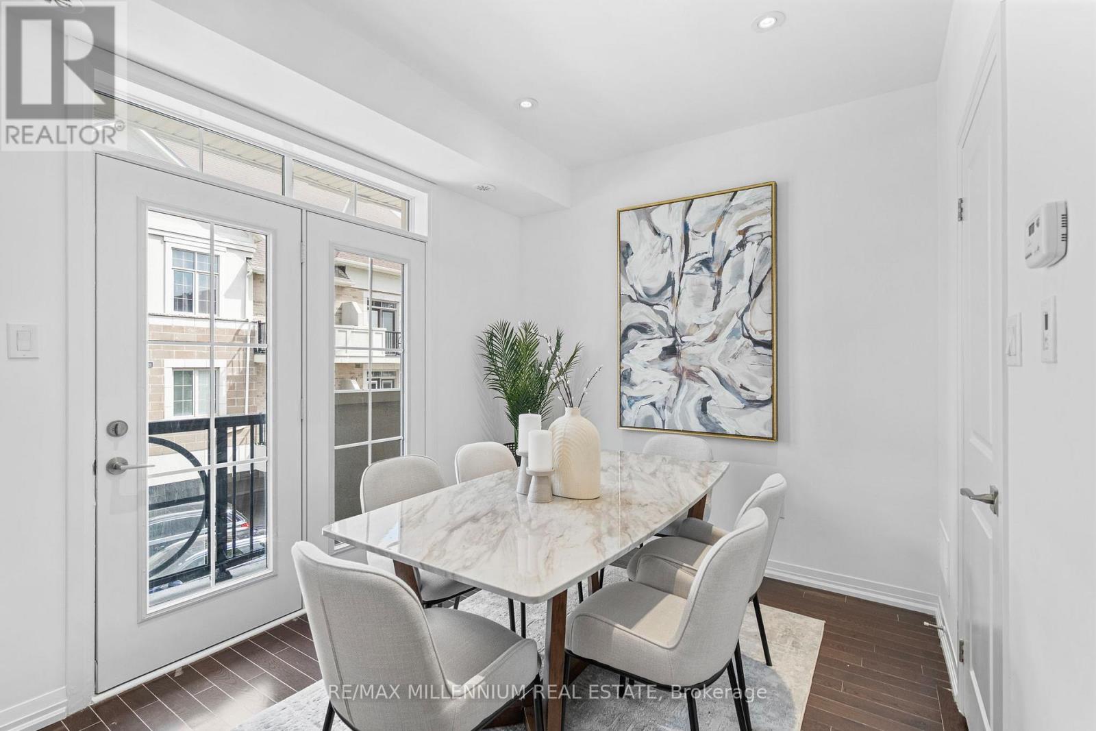 6 - 62 Preston Meadow Avenue, Mississauga, ON - Indoor Photo Showing Dining Room