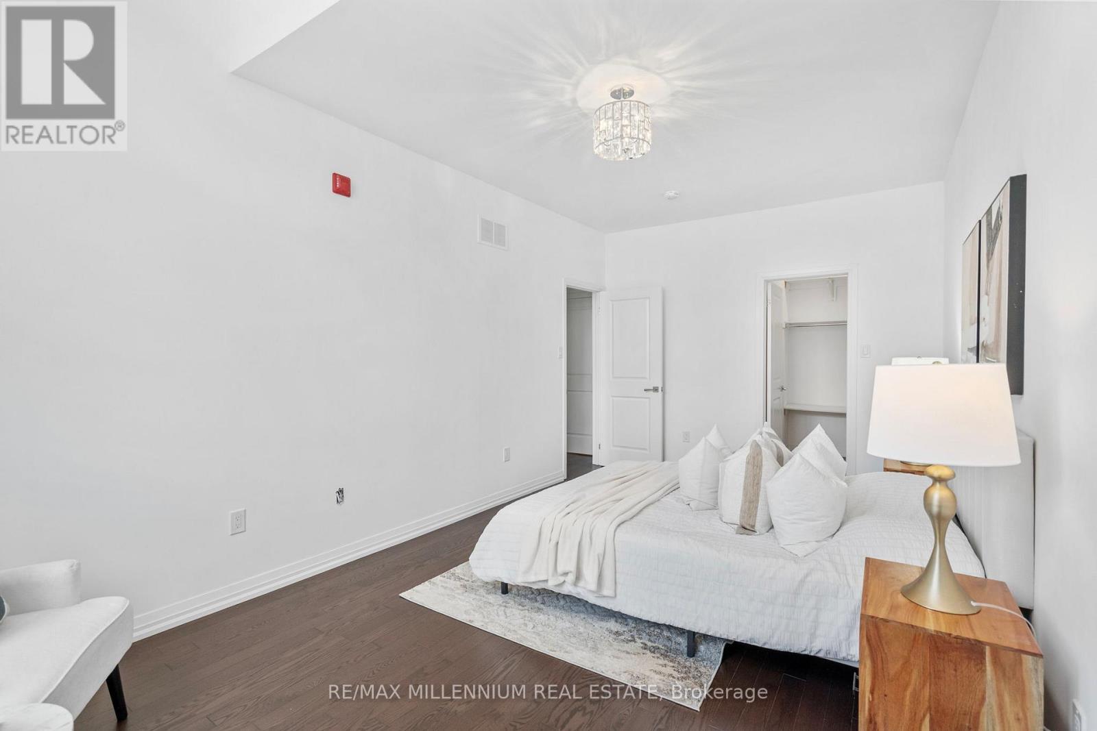 6 - 62 Preston Meadow Avenue, Mississauga, ON - Indoor Photo Showing Bedroom