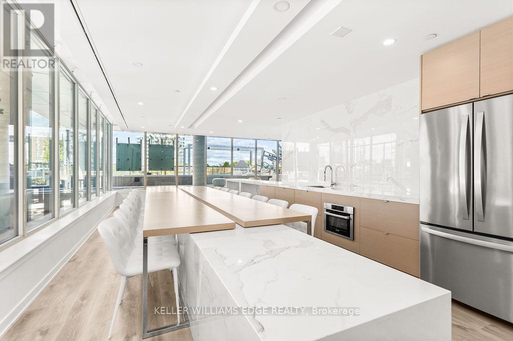 1207 - 370 Martha Street, Burlington, ON - Indoor