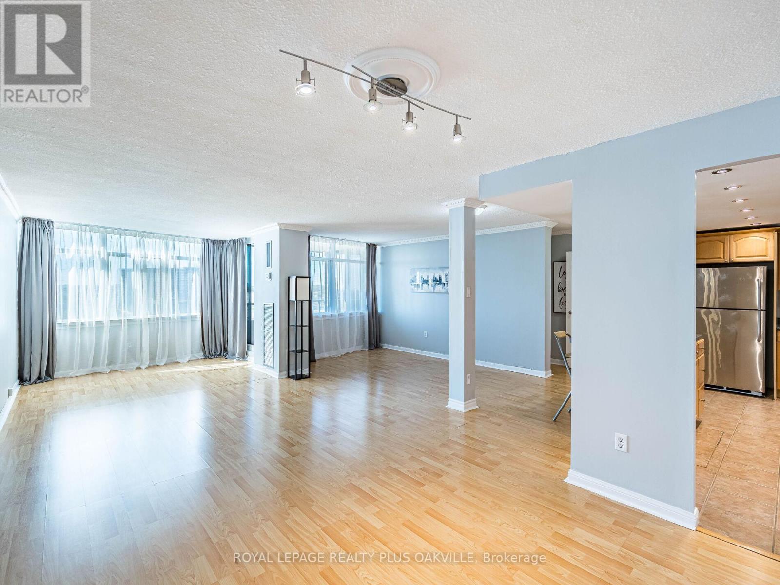 2006 - 3100 Kirwin Avenue, Mississauga, ON - Indoor