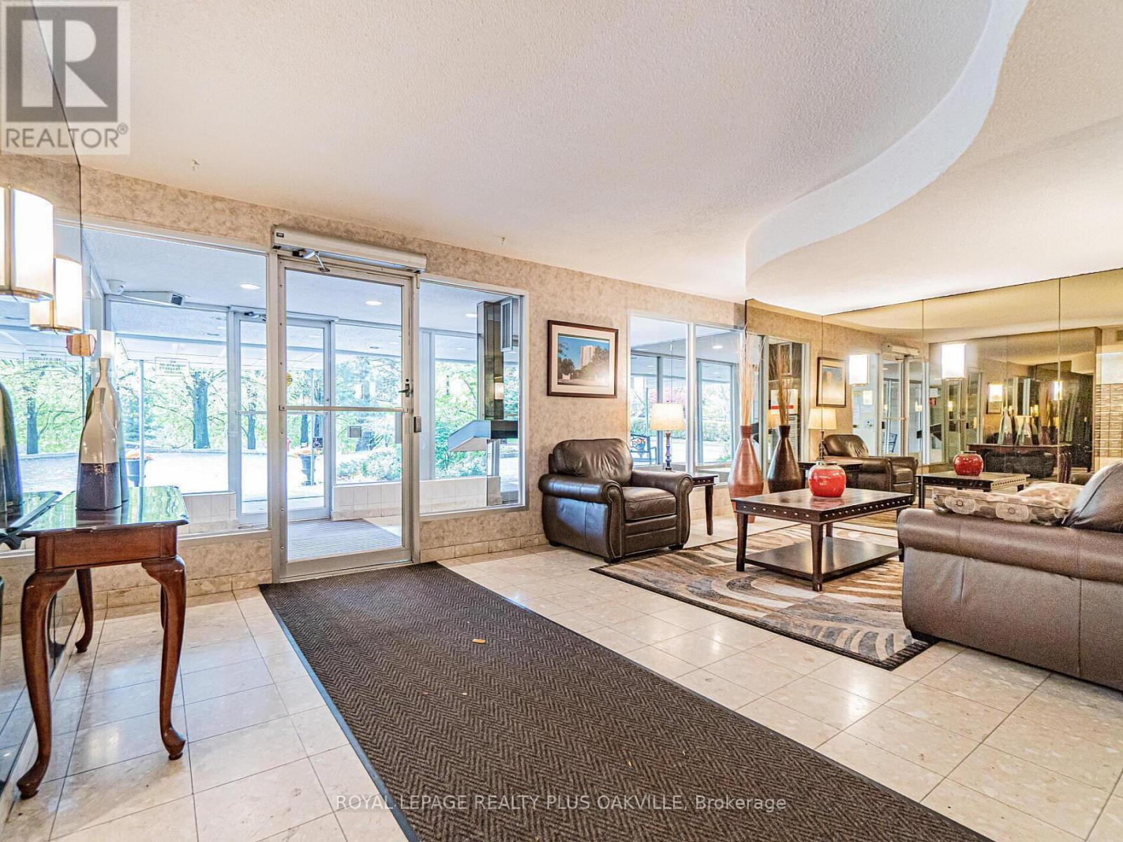 2006 - 3100 Kirwin Avenue, Mississauga, ON - Indoor