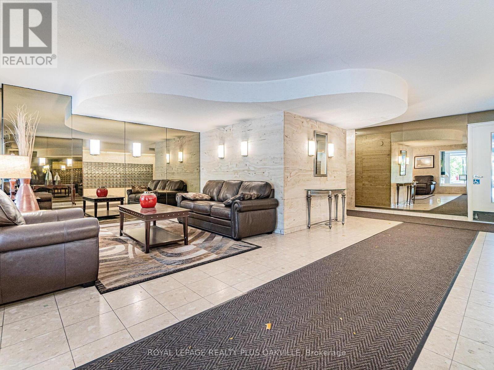 2006 - 3100 Kirwin Avenue, Mississauga, ON - Indoor