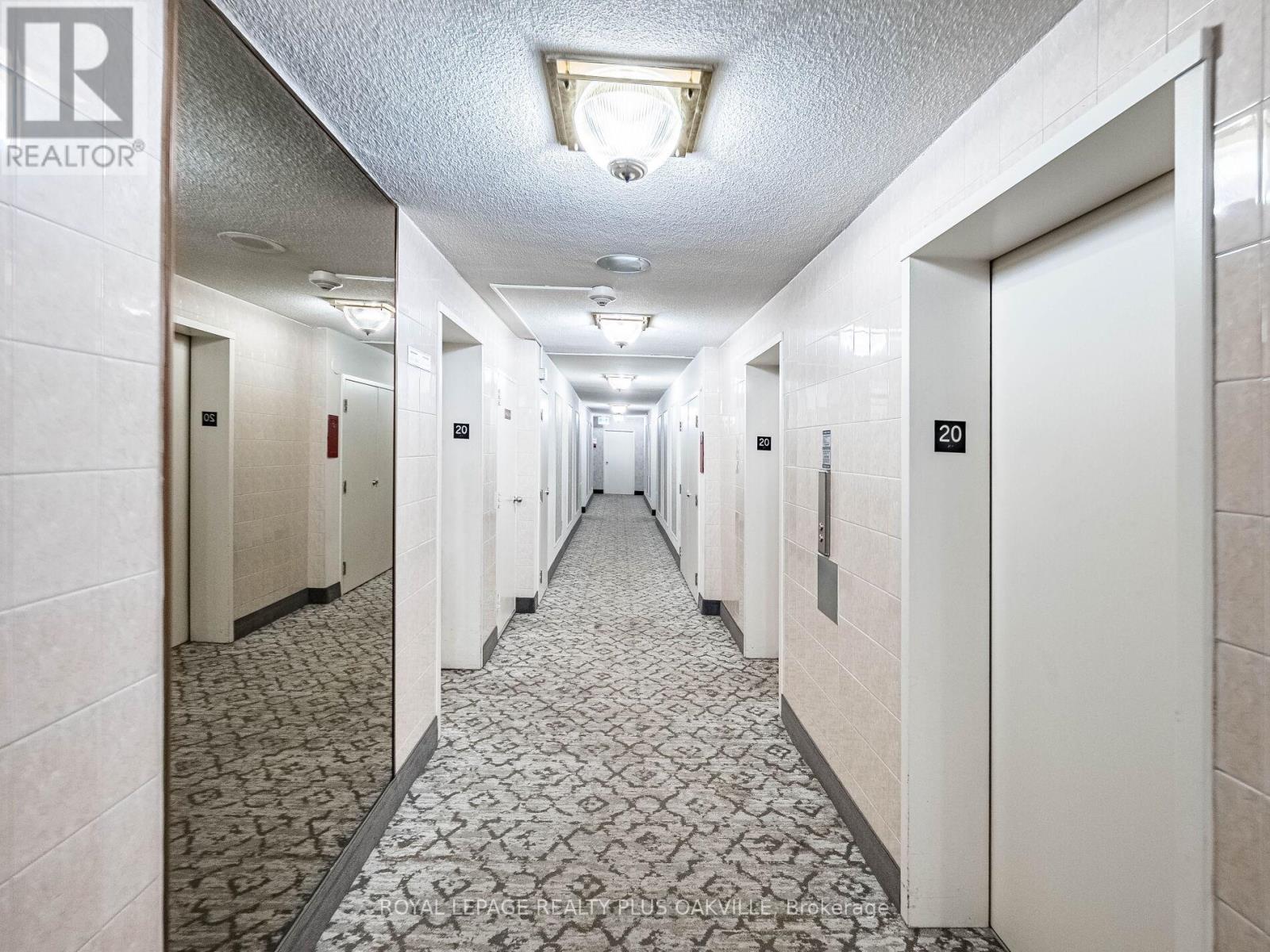 2006 - 3100 Kirwin Avenue, Mississauga, ON - Indoor Photo Showing Other Room