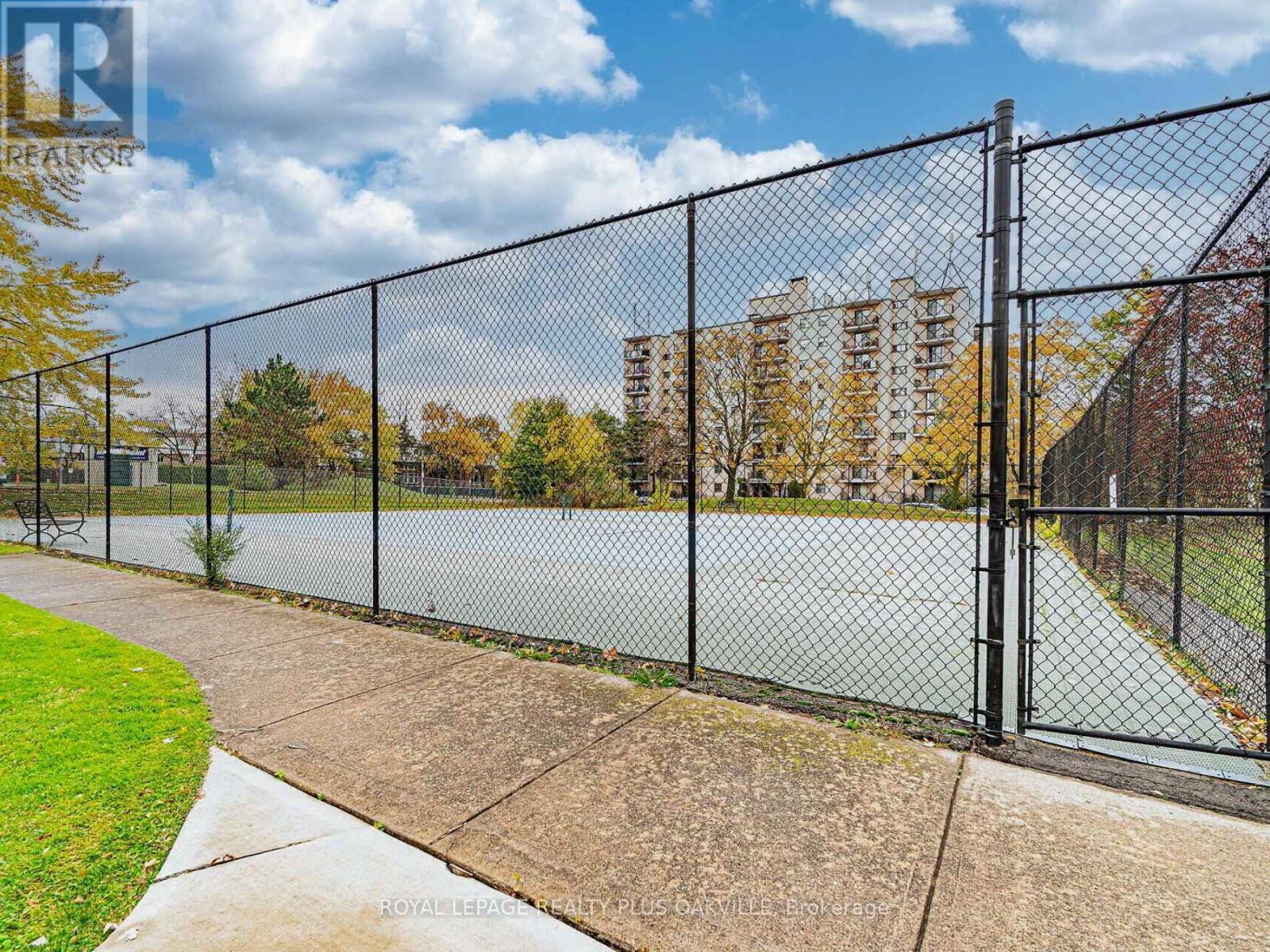 2006 - 3100 Kirwin Avenue, Mississauga, ON - Outdoor