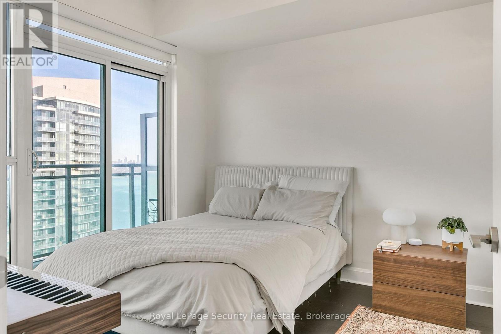 3206 - 33 Shore Breeze Drive, Toronto, ON - Indoor Photo Showing Bedroom