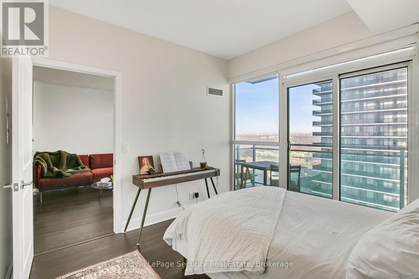 3206 - 33 Shore Breeze Drive, Toronto, ON - Indoor Photo Showing Bedroom