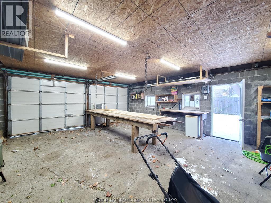 55 Campbell Street, Chatham, ON - Indoor Photo Showing Garage