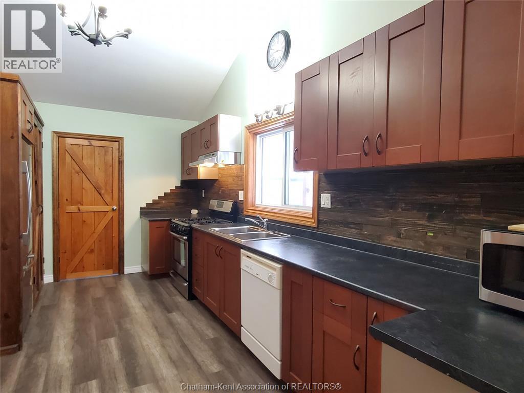 55 Campbell Street, Chatham, ON - Indoor Photo Showing Kitchen With Double Sink