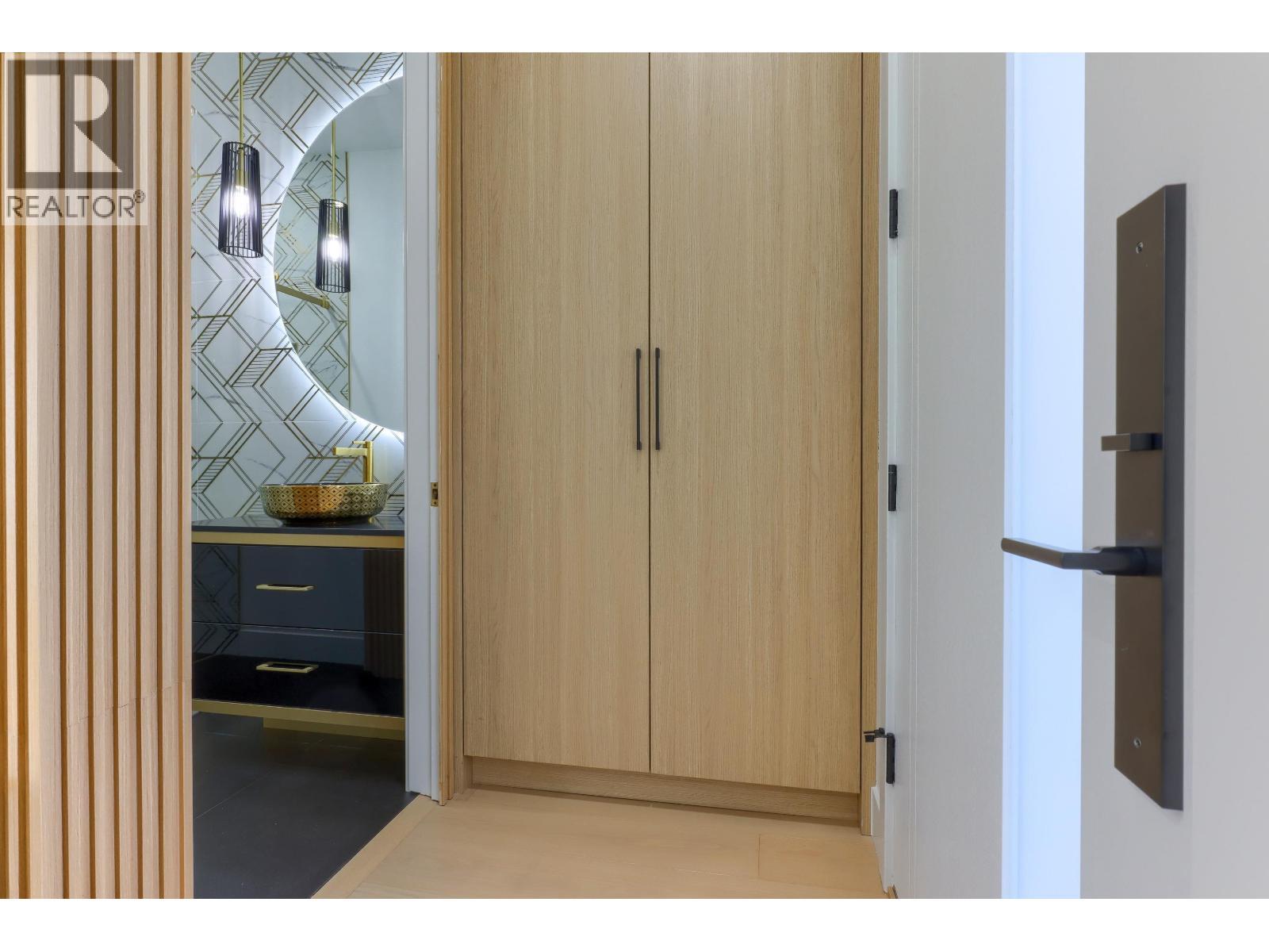 4670 Todd Street, Vancouver, BC - Indoor Photo Showing Other Room