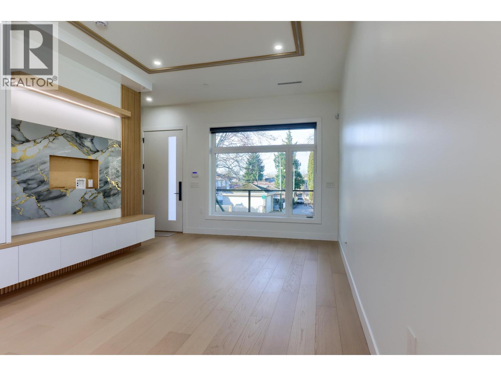 4670 Todd Street, Vancouver, BC - Indoor