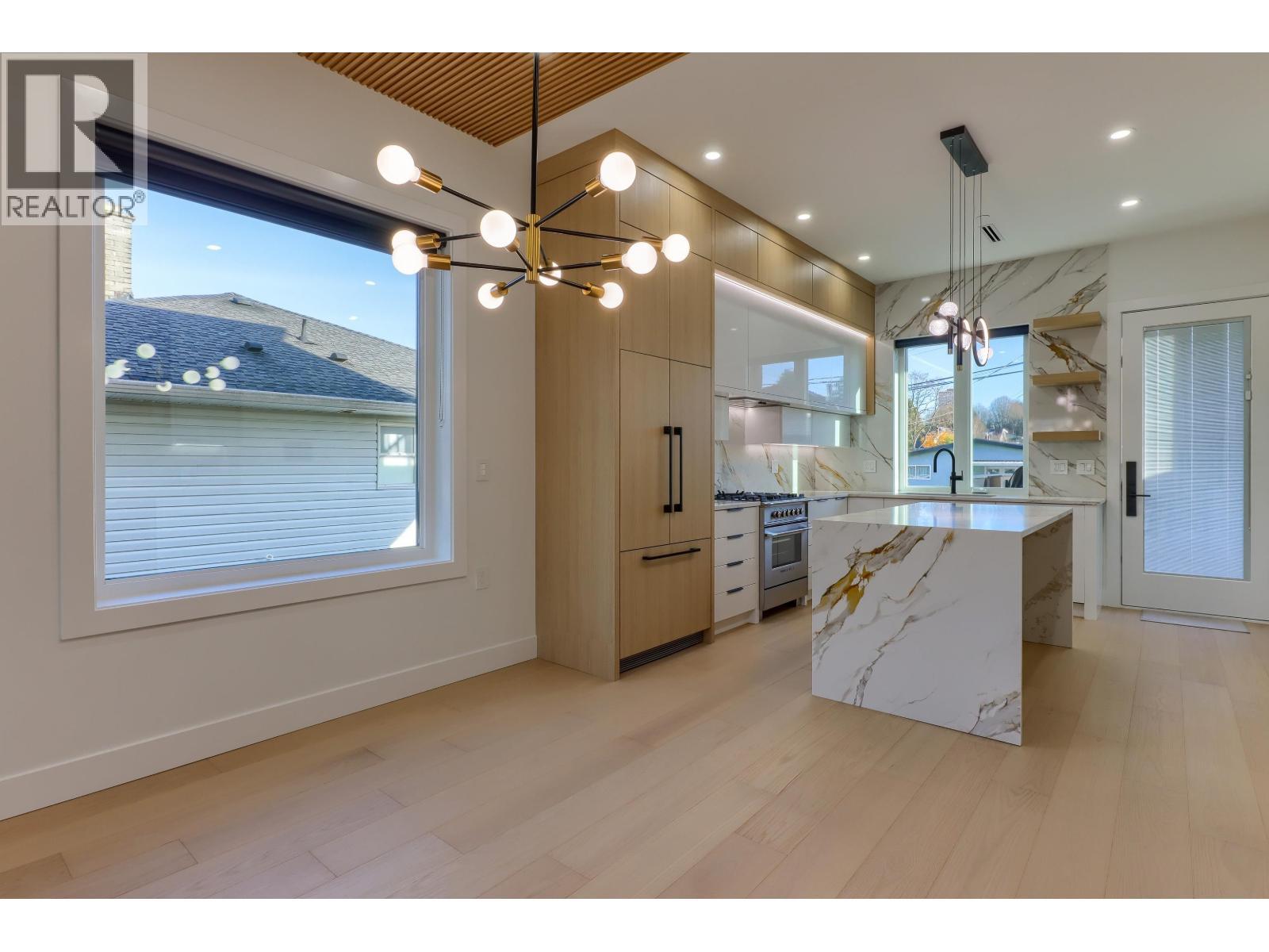 4670 Todd Street, Vancouver, BC - Indoor