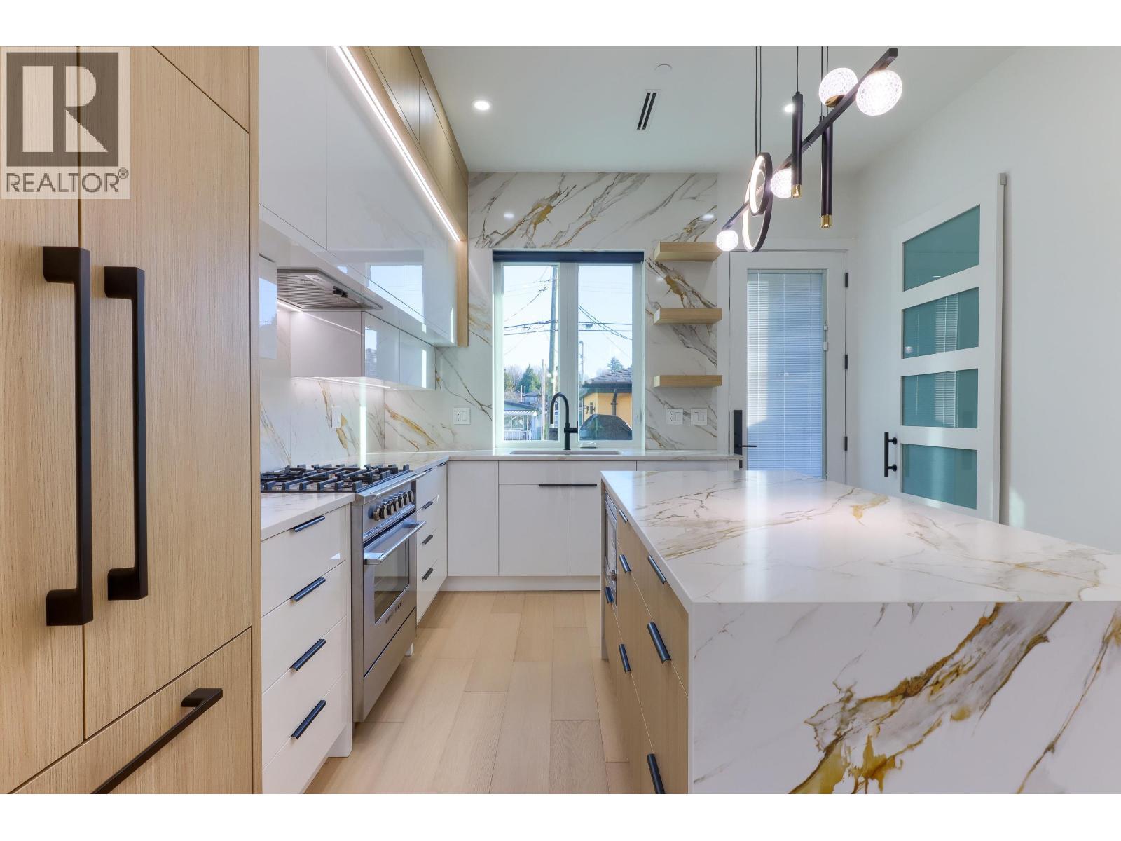 4670 Todd Street, Vancouver, BC - Indoor Photo Showing Kitchen With Upgraded Kitchen