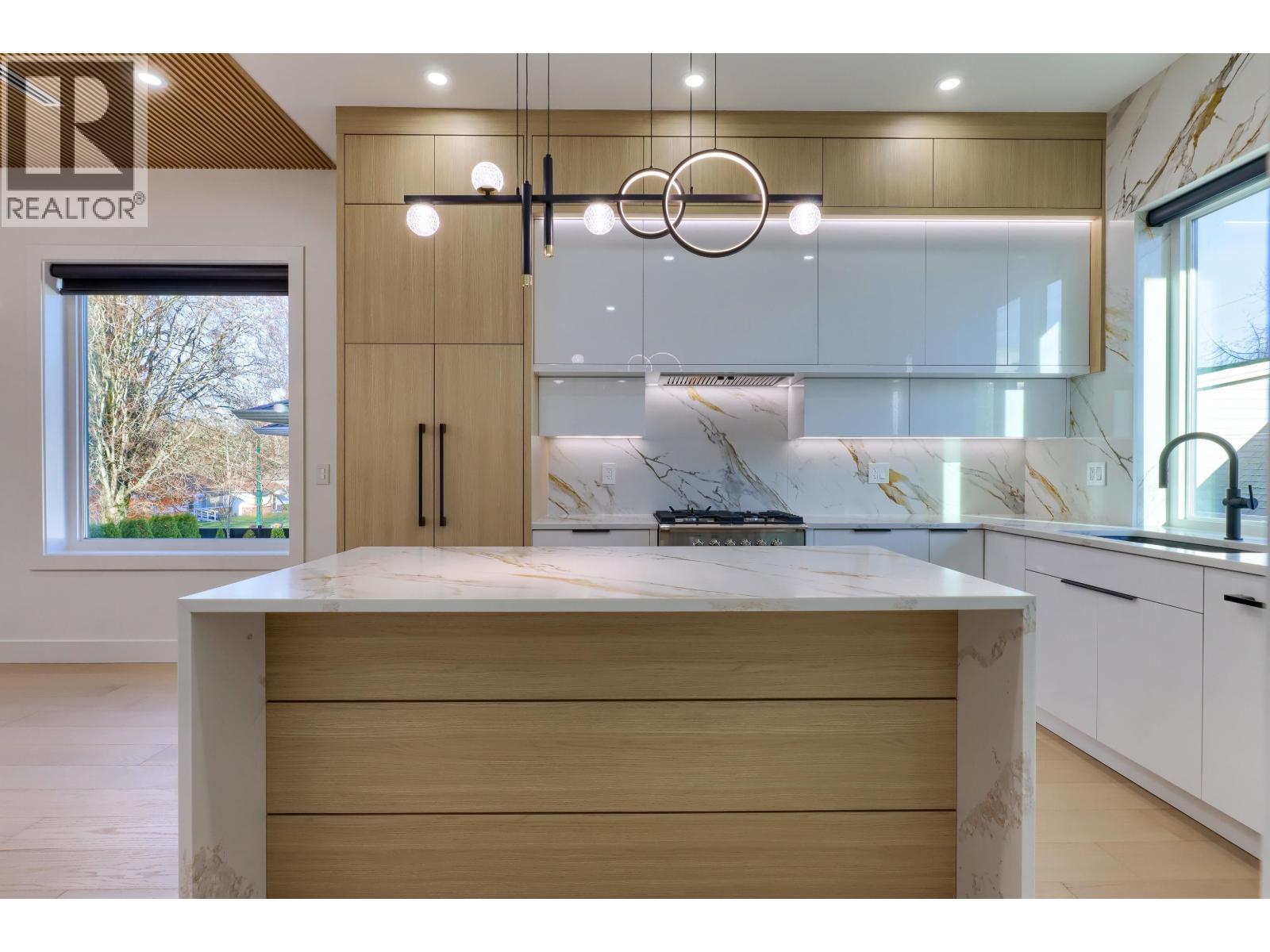 4670 Todd Street, Vancouver, BC - Indoor Photo Showing Kitchen With Upgraded Kitchen