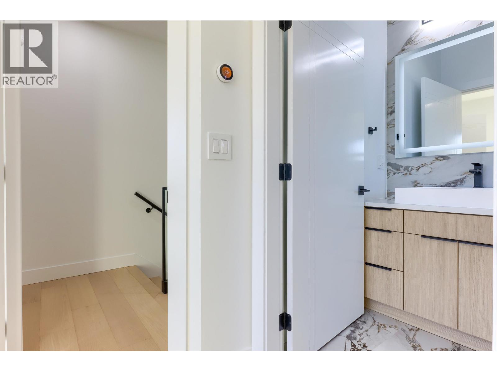 4670 Todd Street, Vancouver, BC - Indoor