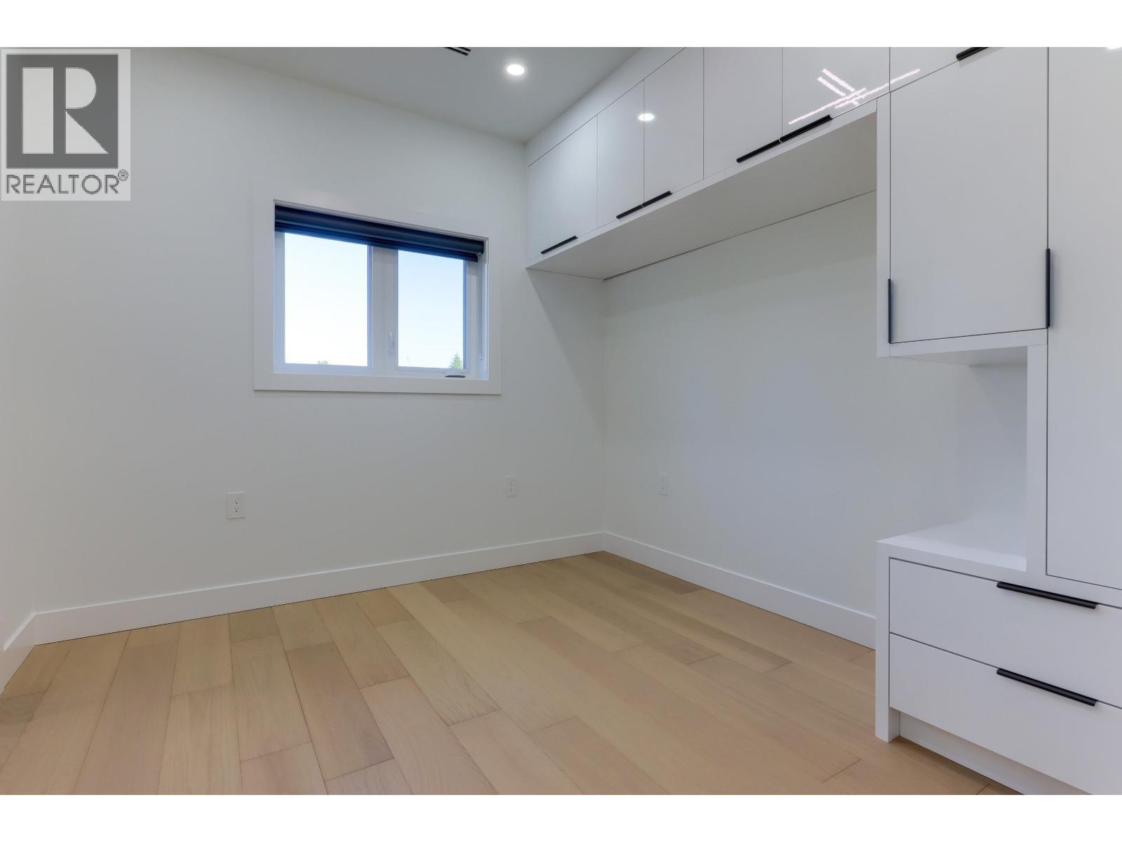 4670 Todd Street, Vancouver, BC - Indoor Photo Showing Other Room