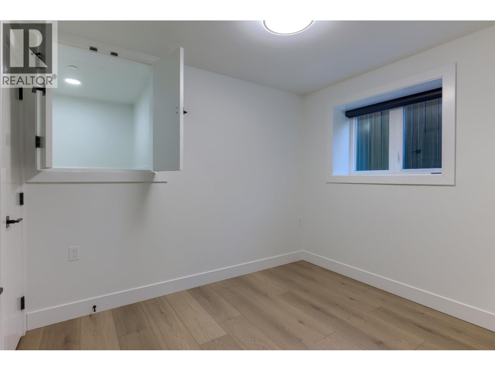 4670 Todd Street, Vancouver, BC - Indoor Photo Showing Other Room