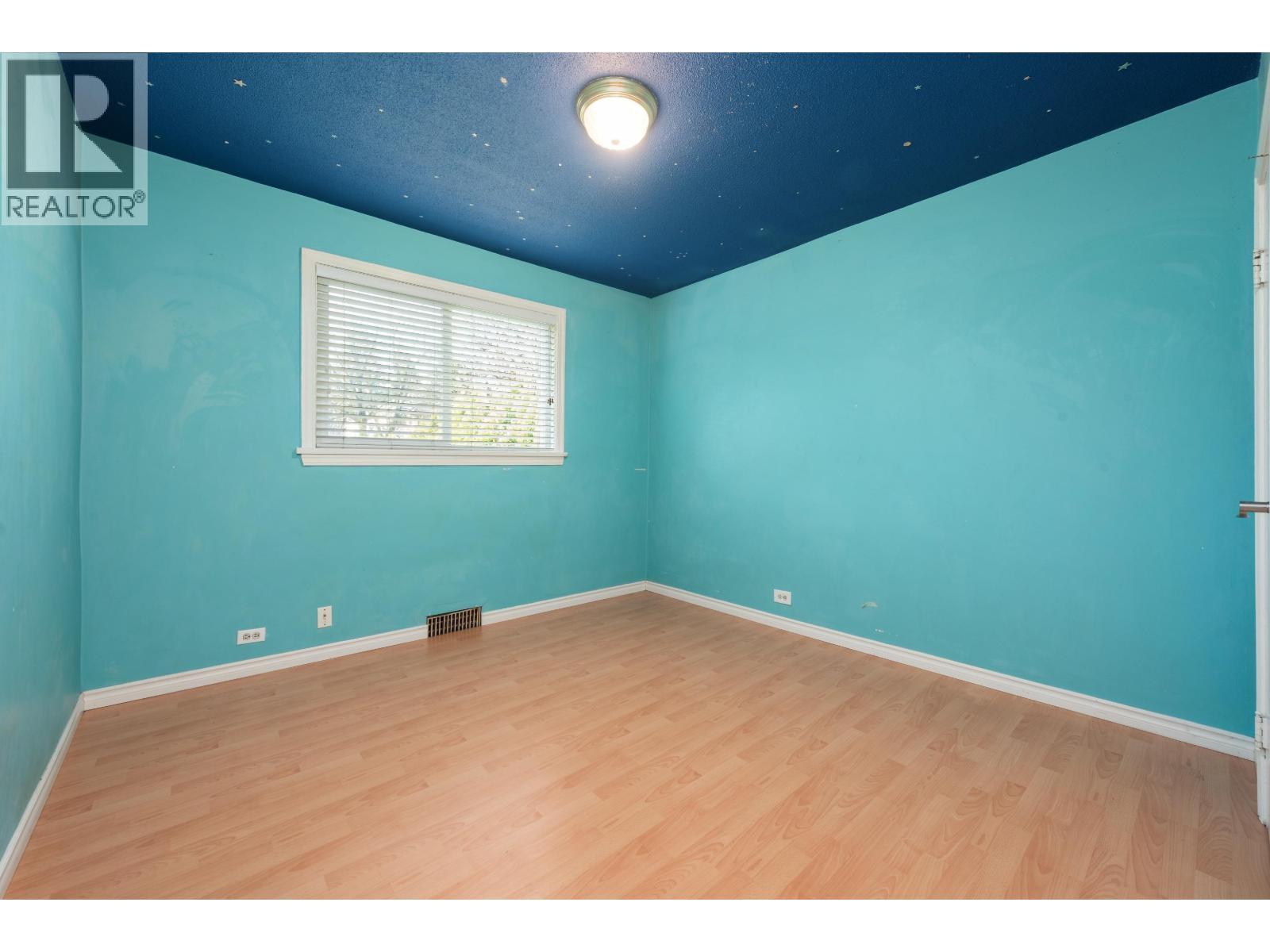 5556 Earles Street, Vancouver, BC - Indoor Photo Showing Other Room