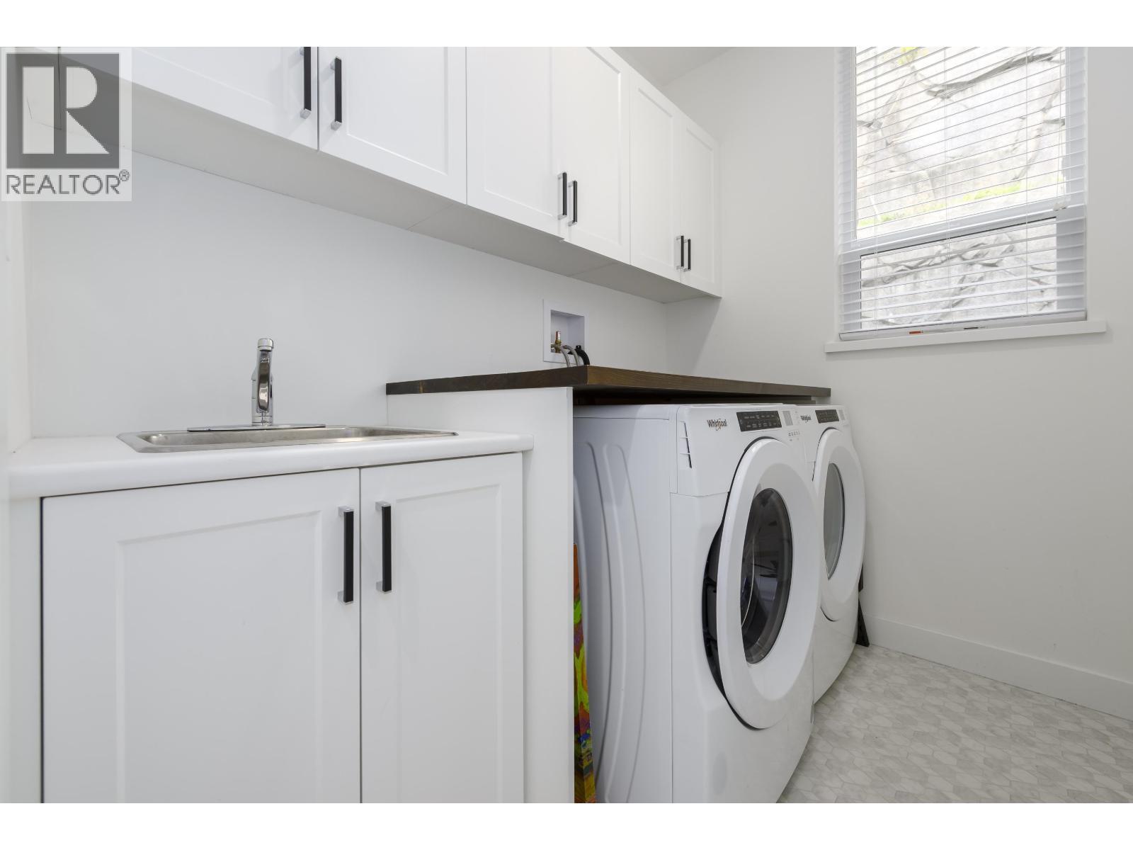 14112 Mier Drive, Maple Ridge, BC - Indoor Photo Showing Laundry Room