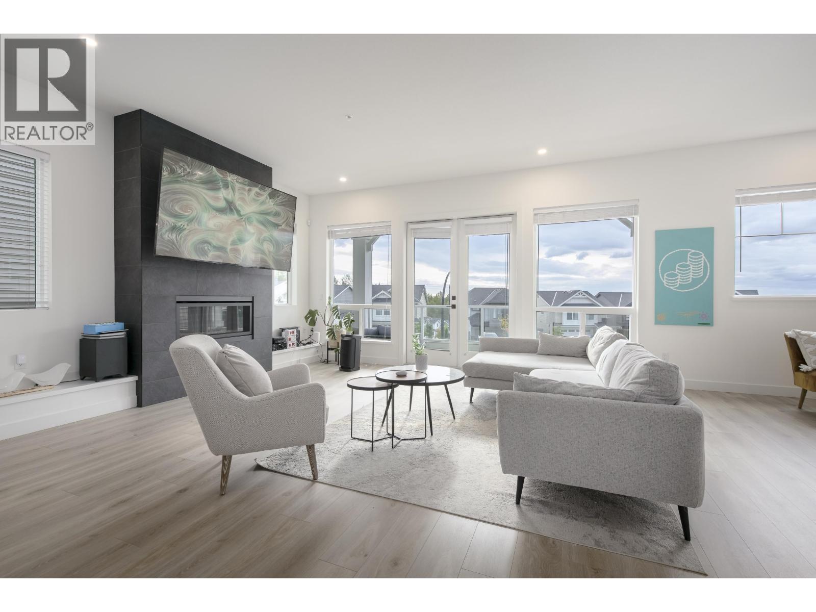 14112 Mier Drive, Maple Ridge, BC - Indoor Photo Showing Living Room With Fireplace