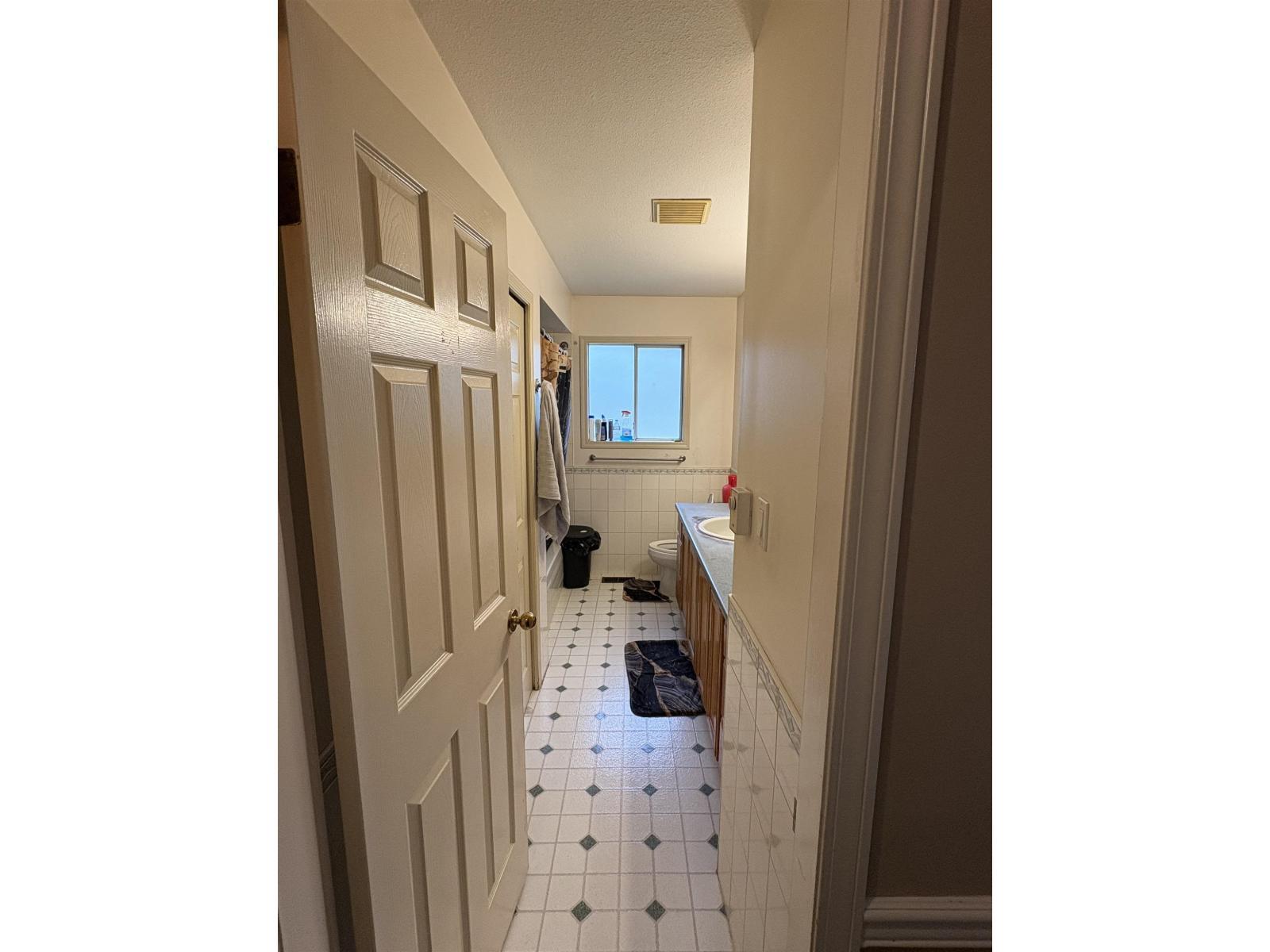 32469 Emerald Avenue, Abbotsford, BC - Indoor Photo Showing Other Room