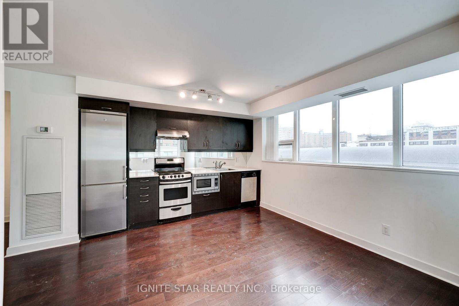 303 - 320 Richmond Street E, Toronto, ON - Indoor Photo Showing Kitchen
