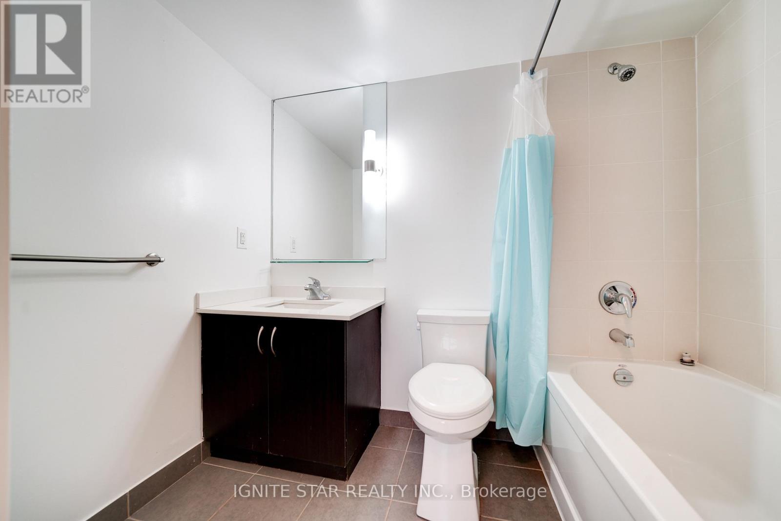 303 - 320 Richmond Street E, Toronto, ON - Indoor Photo Showing Bathroom