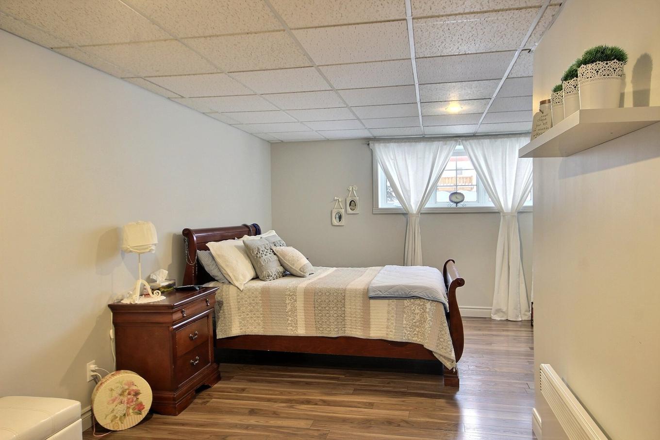 Chambre à coucher - 2 Rue Jolivet, Rouyn-Noranda, QC - Indoor Photo Showing Bedroom