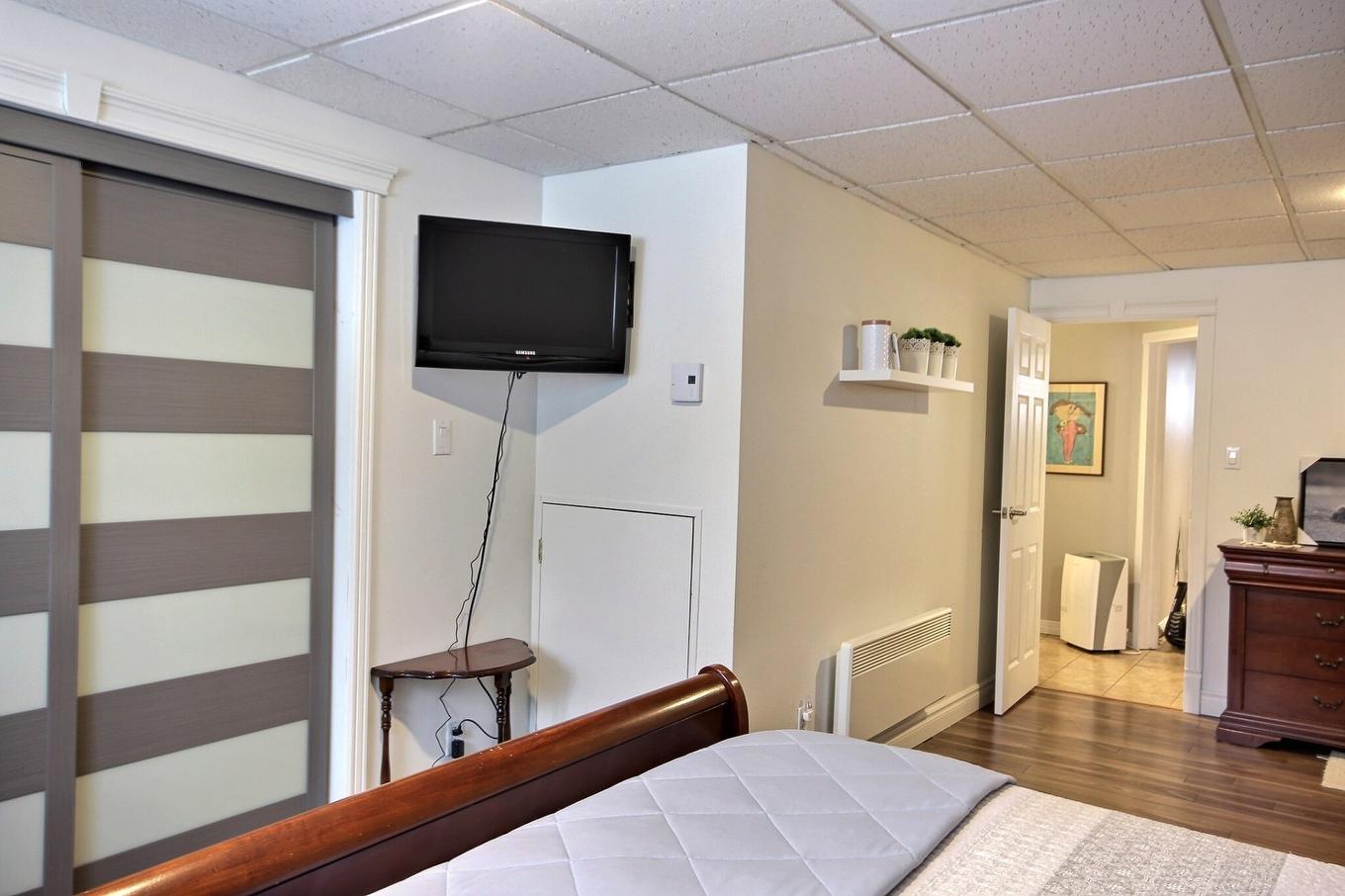 Chambre à coucher - 2 Rue Jolivet, Rouyn-Noranda, QC - Indoor Photo Showing Bedroom