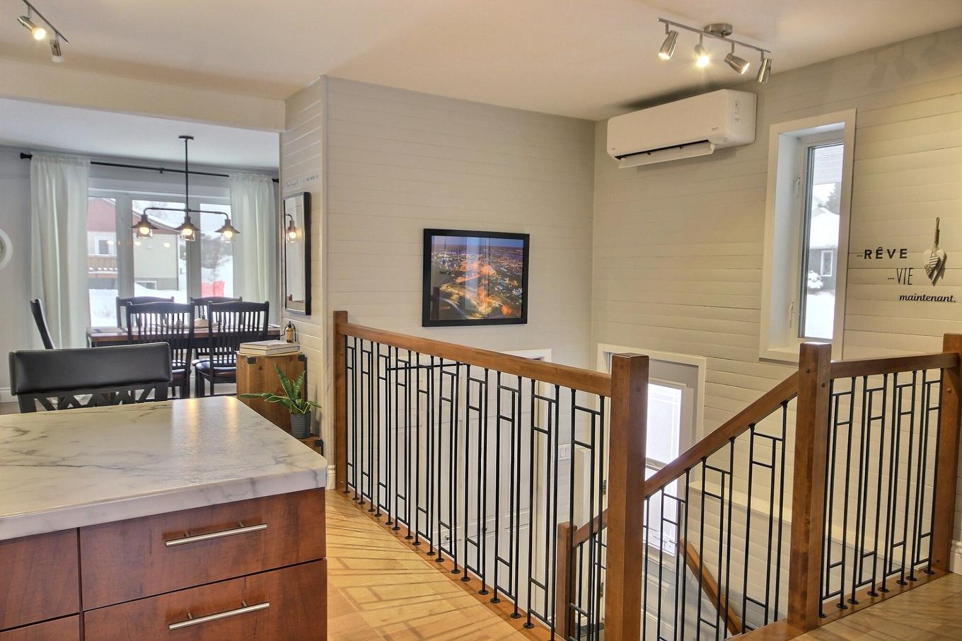 Hall d'entrée/Vestibule - 2 Rue Jolivet, Rouyn-Noranda, QC - Indoor Photo Showing Other Room