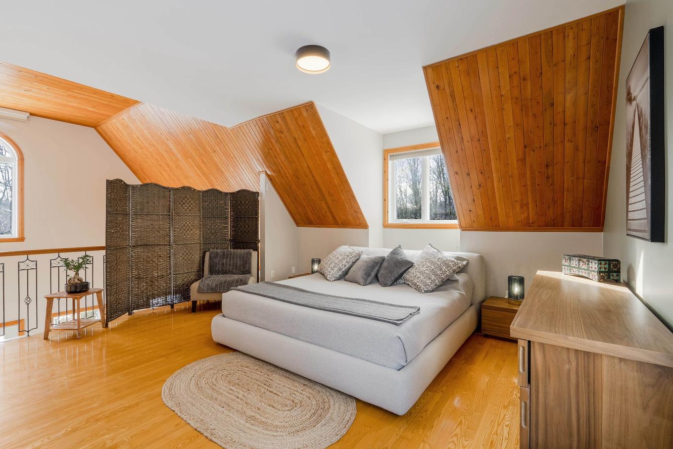 Primary bedroom - 2270 Ch. Deschesne, Saint-Denis-De-Brompton, QC - Indoor Photo Showing Bedroom