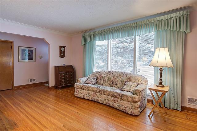 667 Ash St, Winnipeg, MB