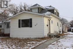 815 6th AVENUE NE Moose Jaw, SK S6H 1L4