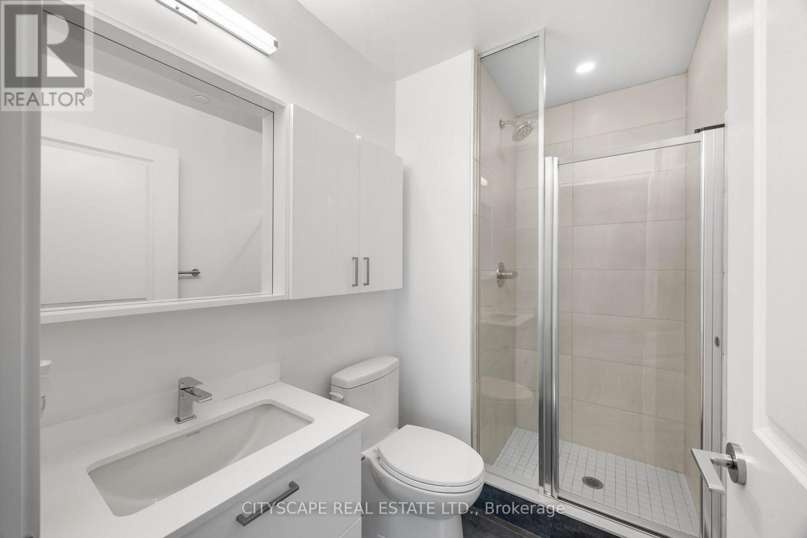 501 - 30 Upper Mall Way, Vaughan, ON - Indoor Photo Showing Bathroom