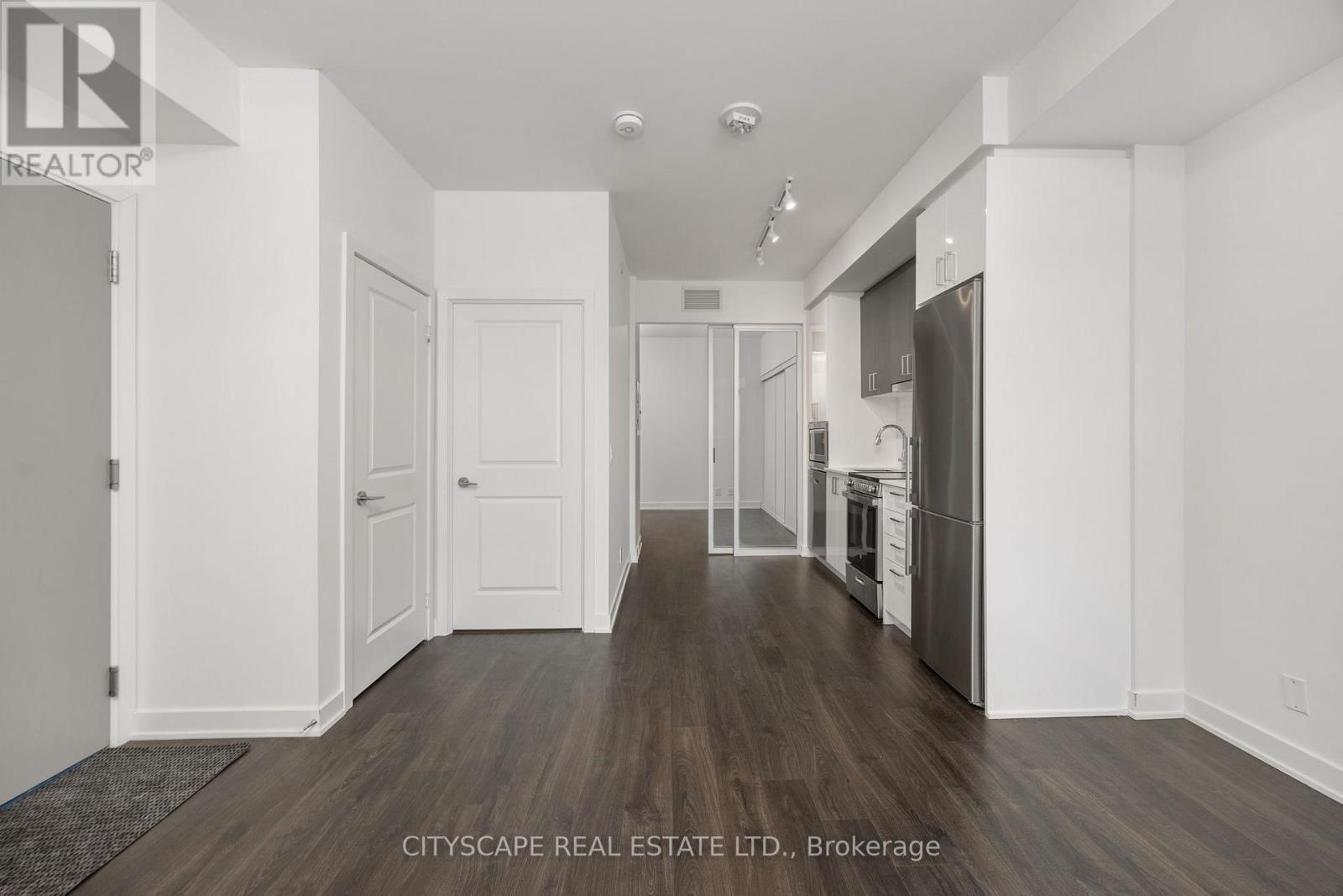 501 - 30 Upper Mall Way, Vaughan, ON - Indoor Photo Showing Other Room